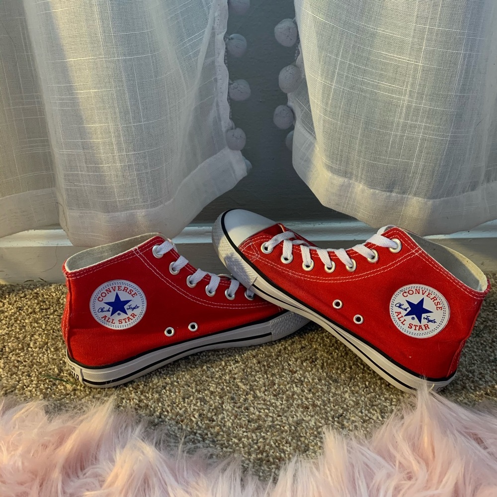 SOLD‼️‼️ Converse Hightops - Picture 5 of 8